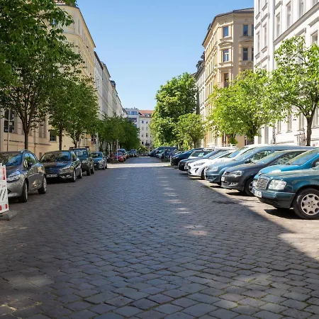 Hotel apartamentowy Lottumstrasse 4 4*
